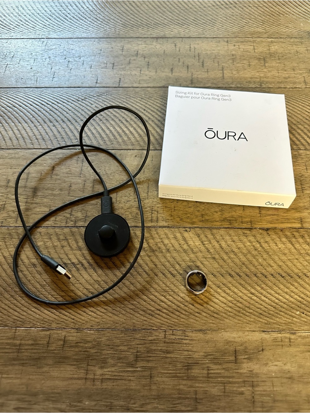 ŌURA Ring, Charger with Sizing Kit- Ring Size 6